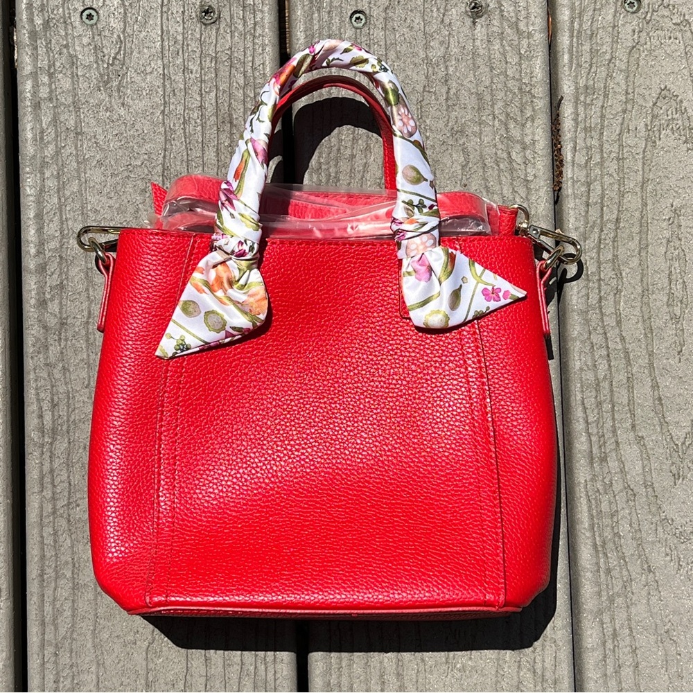 Estée Lauder: Red Crossbody Purse Bag Limited Edition. Brand New.